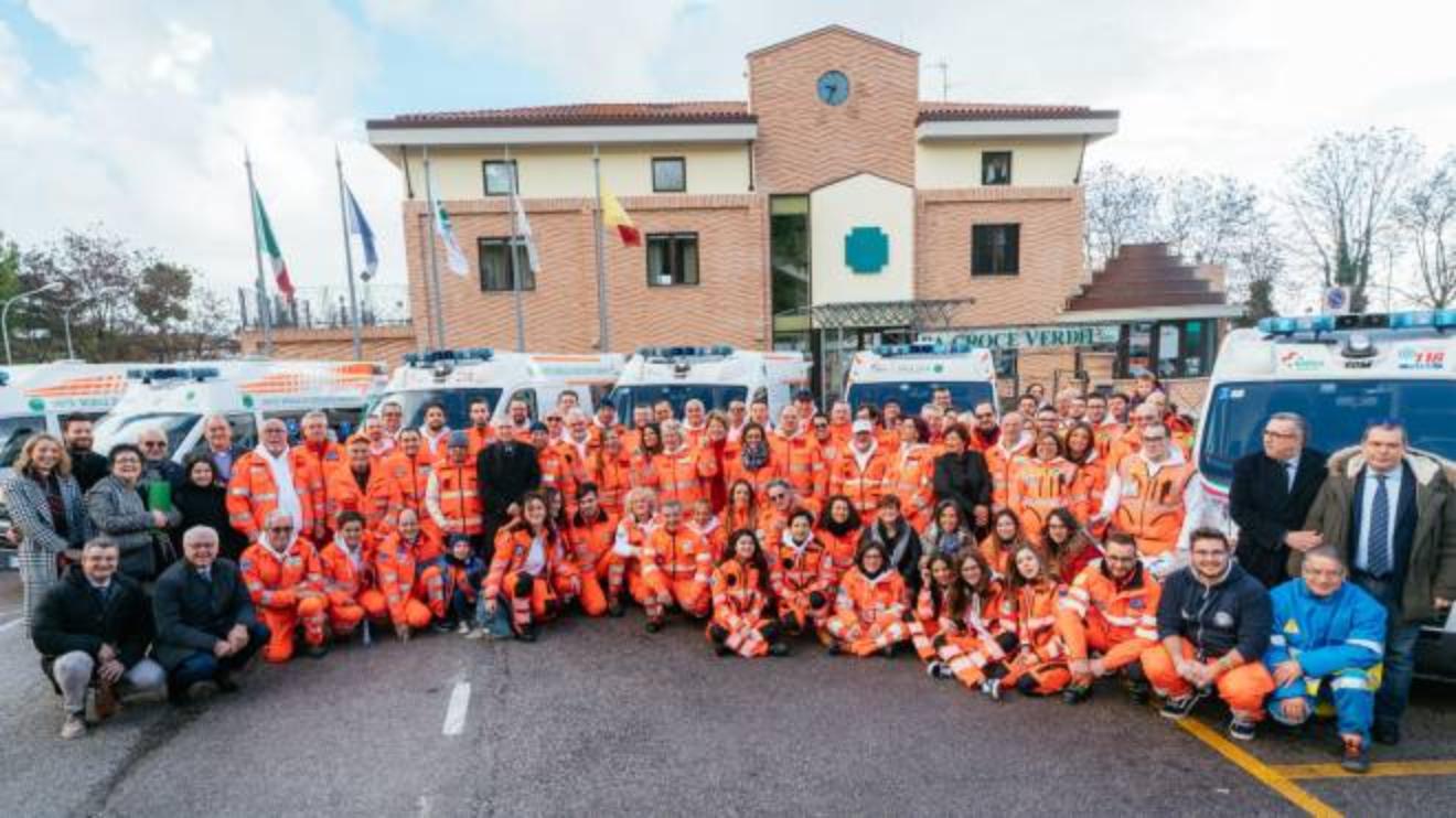 fermo i 35 anni della croce verde foto e video mano tesa a chi ha bisogno cronaca