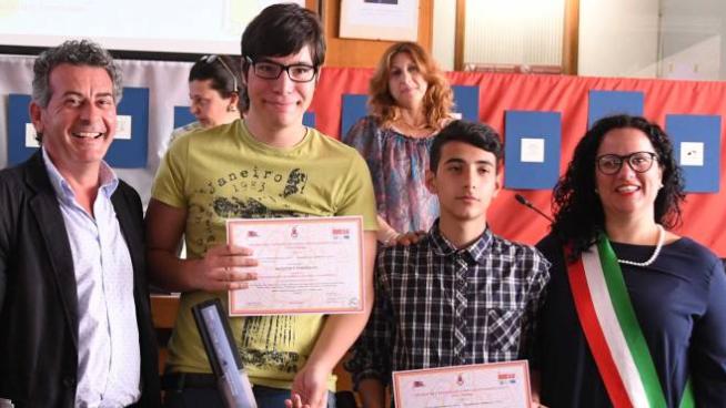 Due studenti premiati per il 'Timbro del Pellegrino  Due studenti premiati per il 'Timbro del Pellegrino