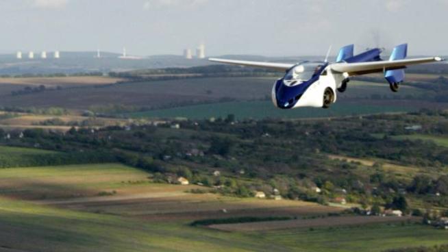 L'auto che vola è già realtà: sarà in vendita nel 2015 - Cronaca