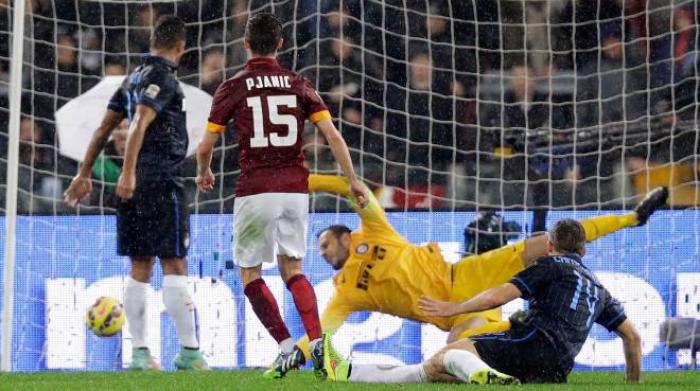 Roma-Inter, gol e spettacolo: 4-2. Garcia resta a -3 dalla