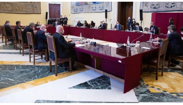 Il tavolo a Montecitorio col presidente Fico (Ansa) Il tavolo a Montecitorio col presidente Fico (Ansa)