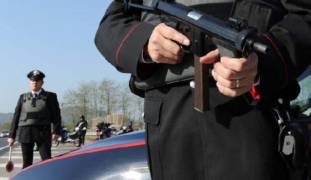 Un posto di blocco dei carabinieri Un posto di blocco dei carabinieri