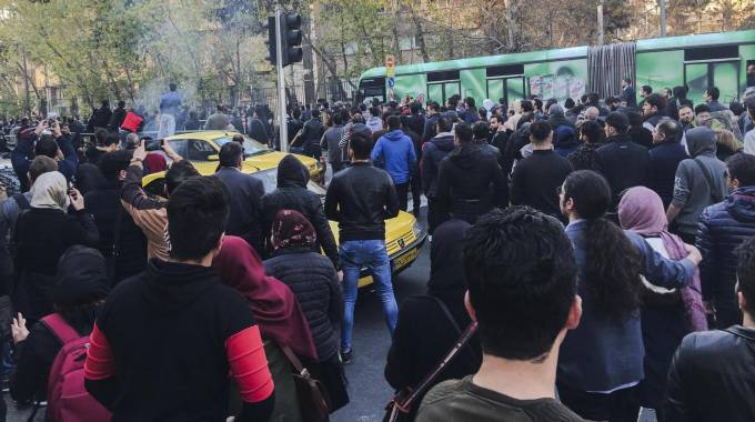 Risultati immagini per iran scontri