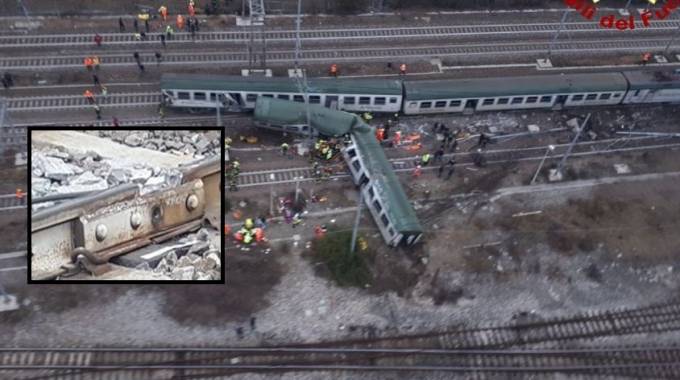 Risultati immagini per deragliamento treno pioltello