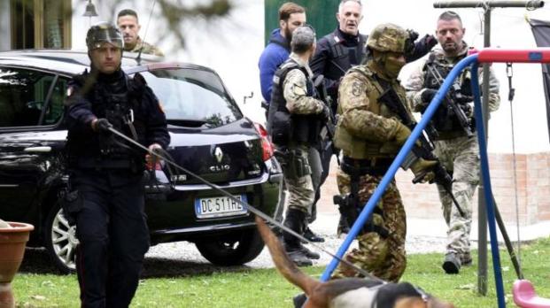 Blitz dei carabinieri e forze speciali nella Bassa durante la latitanza di Igor Blitz dei carabinieri e forze speciali nella Bassa durante la latitanza di Igor