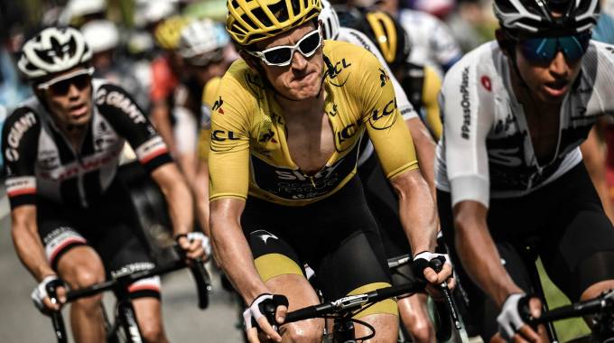 Risultati immagini per thomas premiato vincitore tour 2018