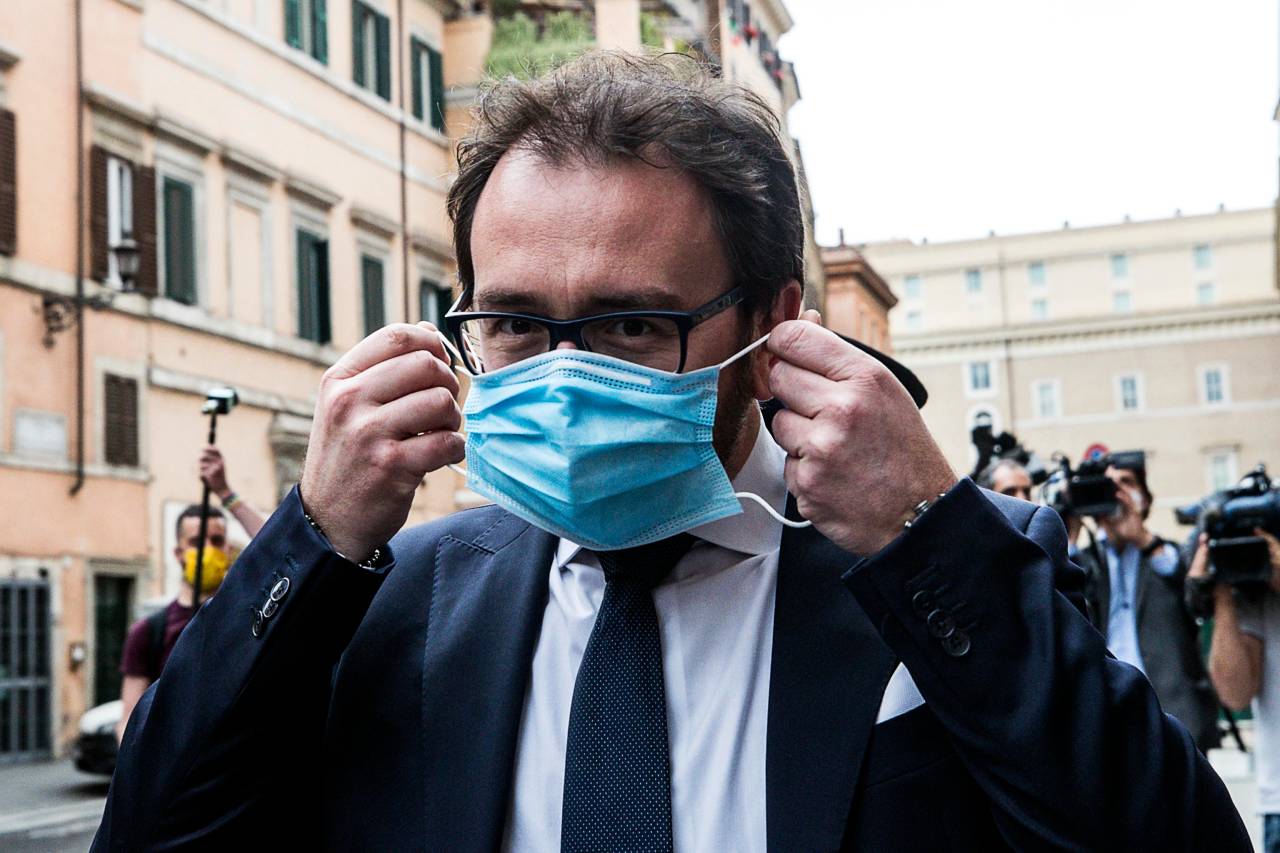 https://immagini.quotidiano.net/?url=http://p1014p.quotidiano.net:80/polopoly_fs/1.5165746.1590406924!/httpImage/image.jpg_gen/derivatives/fullsize/image.jpg&op=noop https://immagini.quotidiano.net/?url=http://p1014p.quotidiano.net:80/polopoly_fs/1.5165746.1590406924!/httpImage/image.jpg_gen/derivatives/fullsize/image.jpg&op=noop
