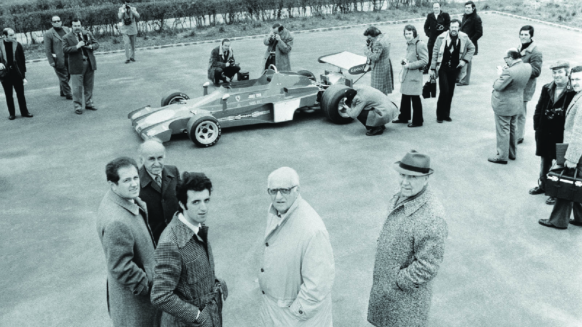 Enzo Ferrari. Il rosso e il nero