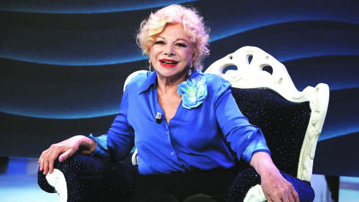 Ci vediamo stasera in casa di Sandra Milo