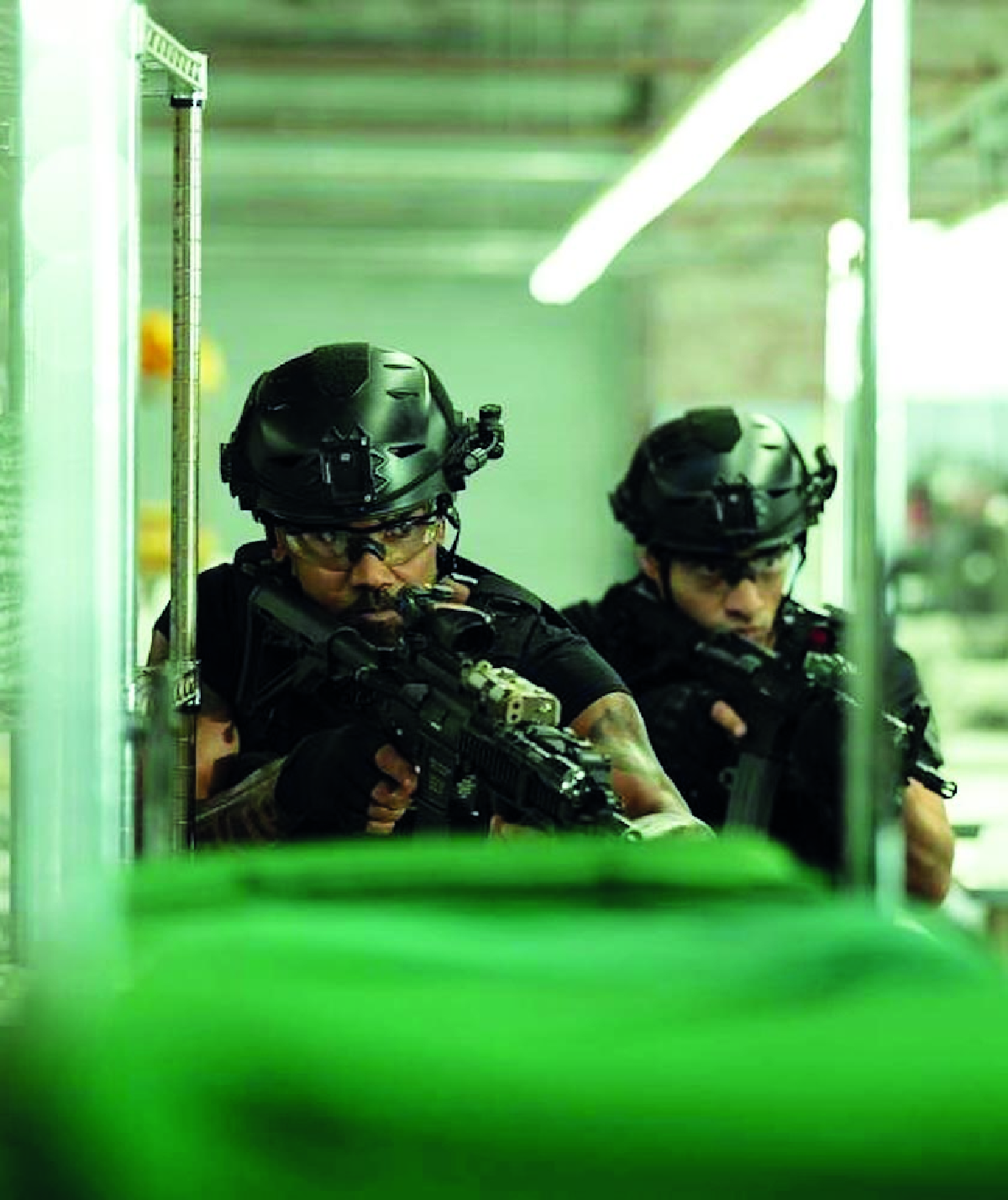 S.W.A.T. Exiles-Via libera