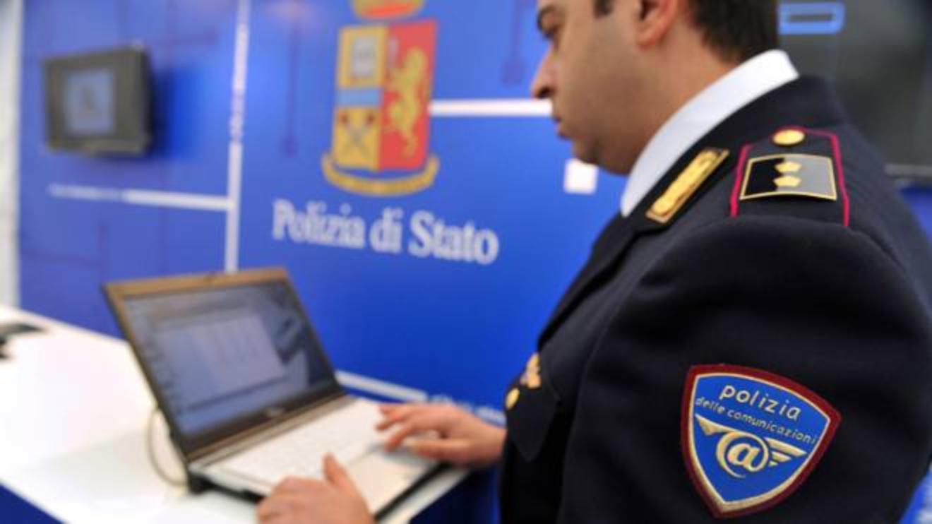 truffe online la guerra della polizia postale non aprite quella mail cronaca quotidiano net