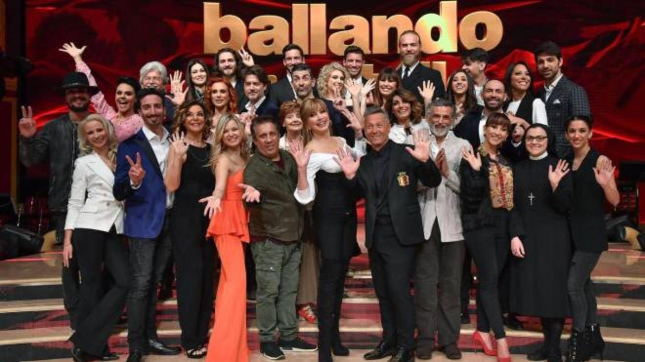 ballando con le stelle countdown per l inizio chi sono ballerini e coppie magazine quotidiano net