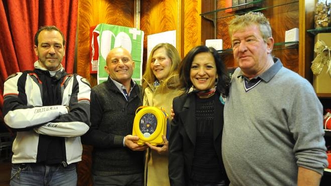Uno degli ultimi defibrillatori installati